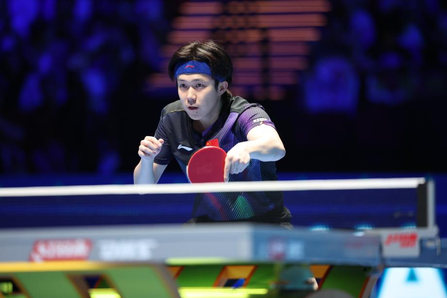 国际乒联单打世界杯 王楚钦3-0卢伟晋级16强